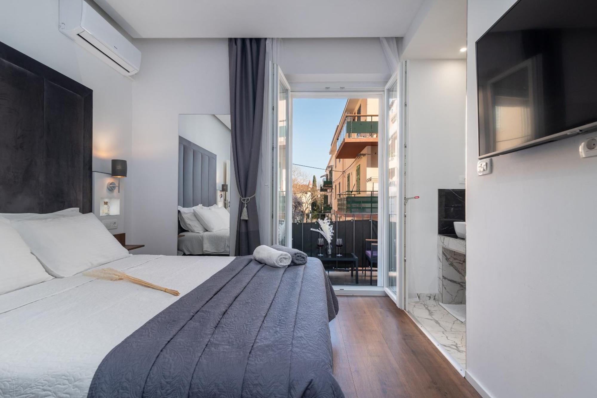 Antares Luxury Rooms 2 สปลิท ภายนอก รูปภาพ